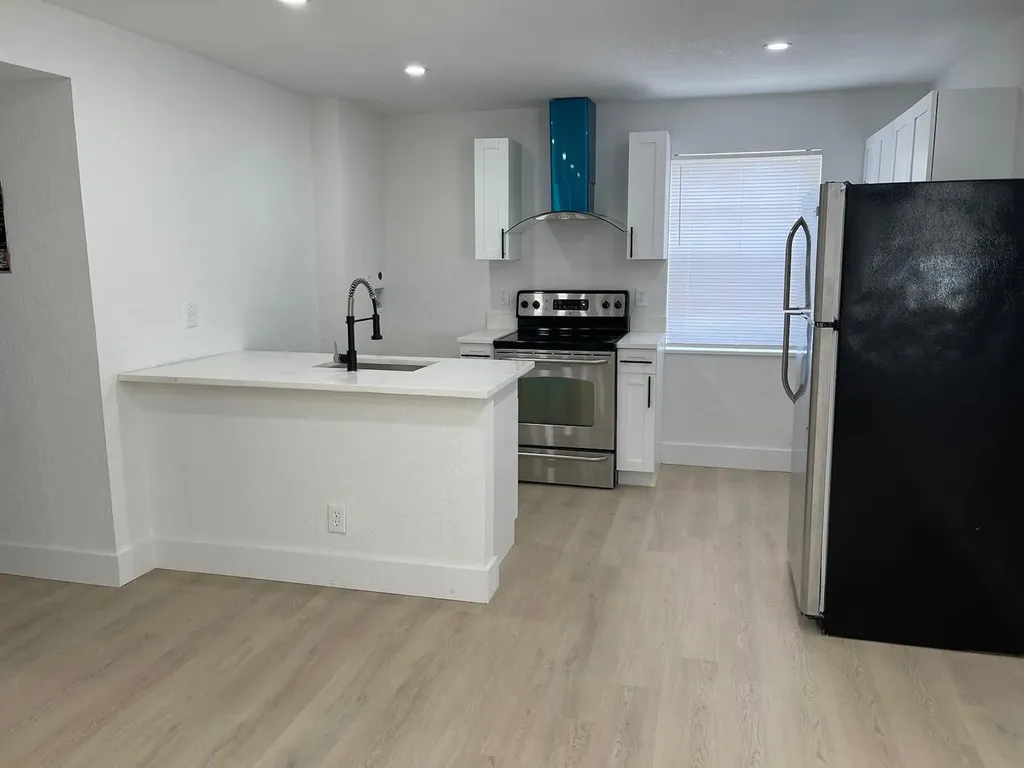 1015 NE 17th Avenue Fort Lauderdale FL 33304