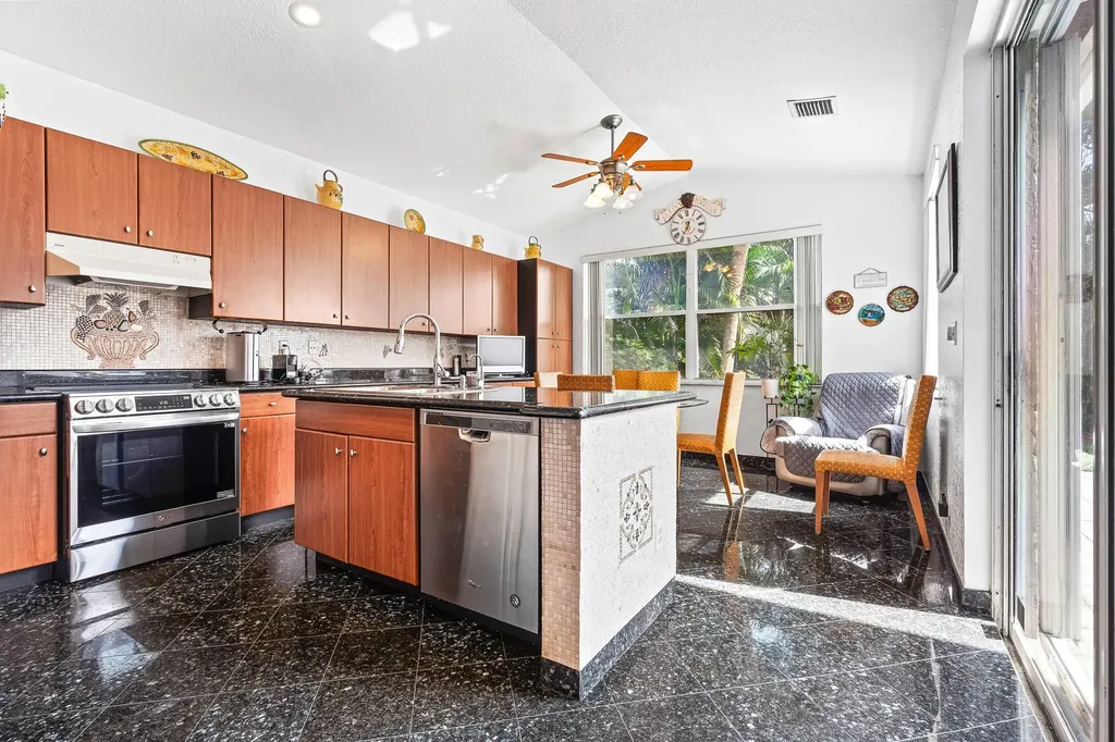 3274 NW 22nd Avenue Oakland Park FL 33309