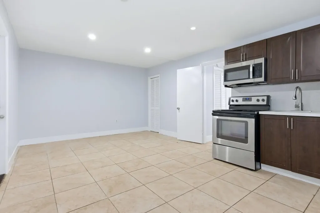 1964 NE 172nd Street North Miami Beach FL 33162