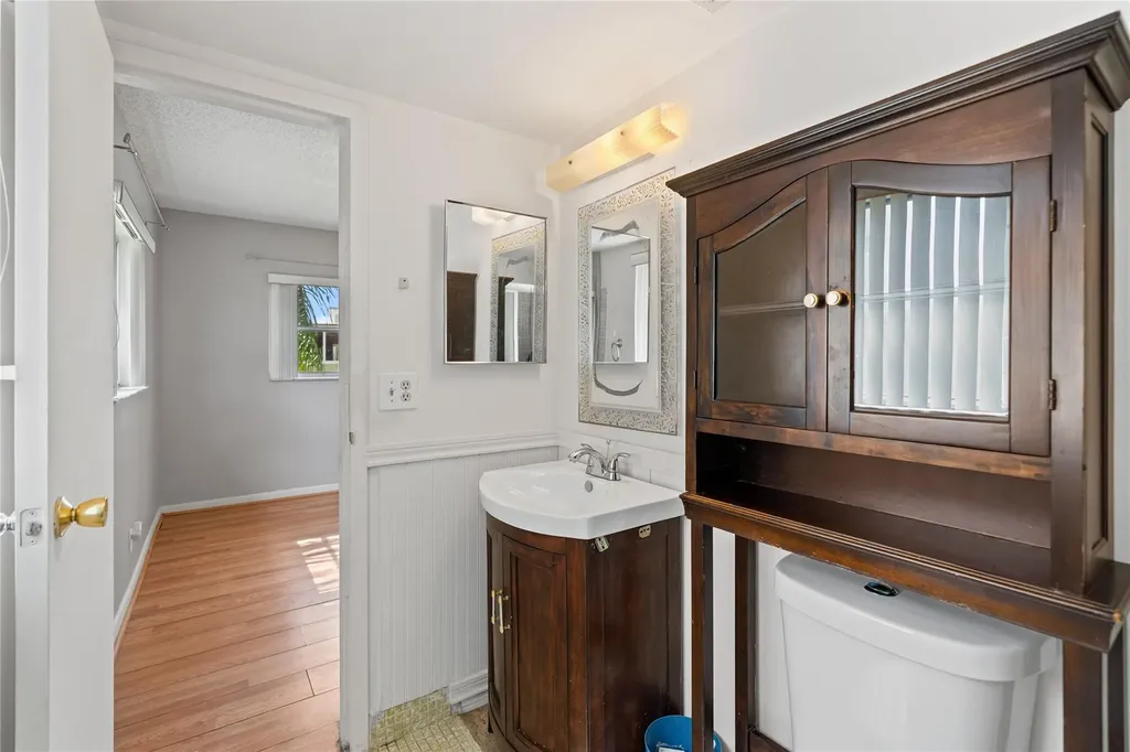 1 Abbey Lane Delray Beach FL 33446