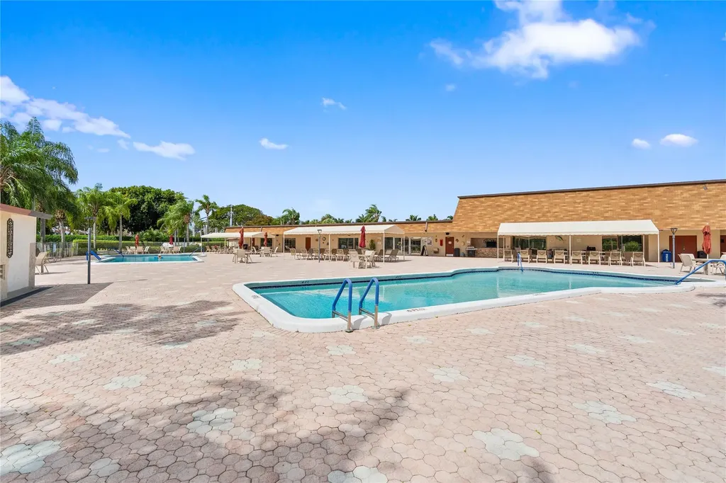 1 Abbey Lane Delray Beach FL 33446