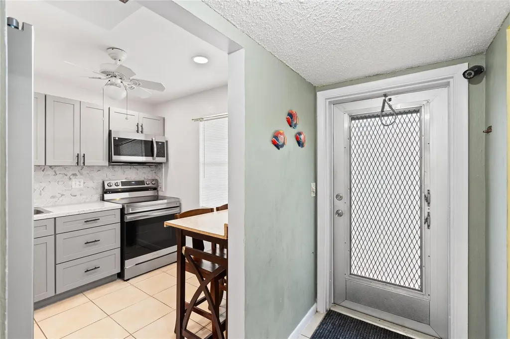 1 Abbey Lane Delray Beach FL 33446