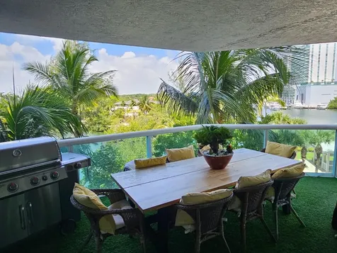 16500 Collins Avenue Sunny Isles Beach FL 33160