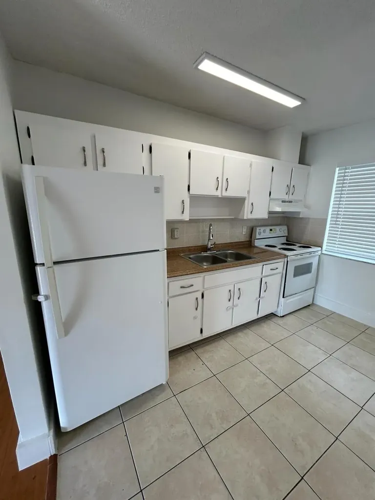 1984 SW 28th Lane Fort Lauderdale FL 33312