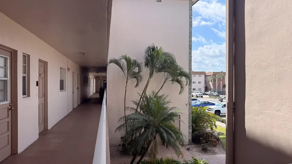 2420 SW 81st Avenue Davie FL 33324