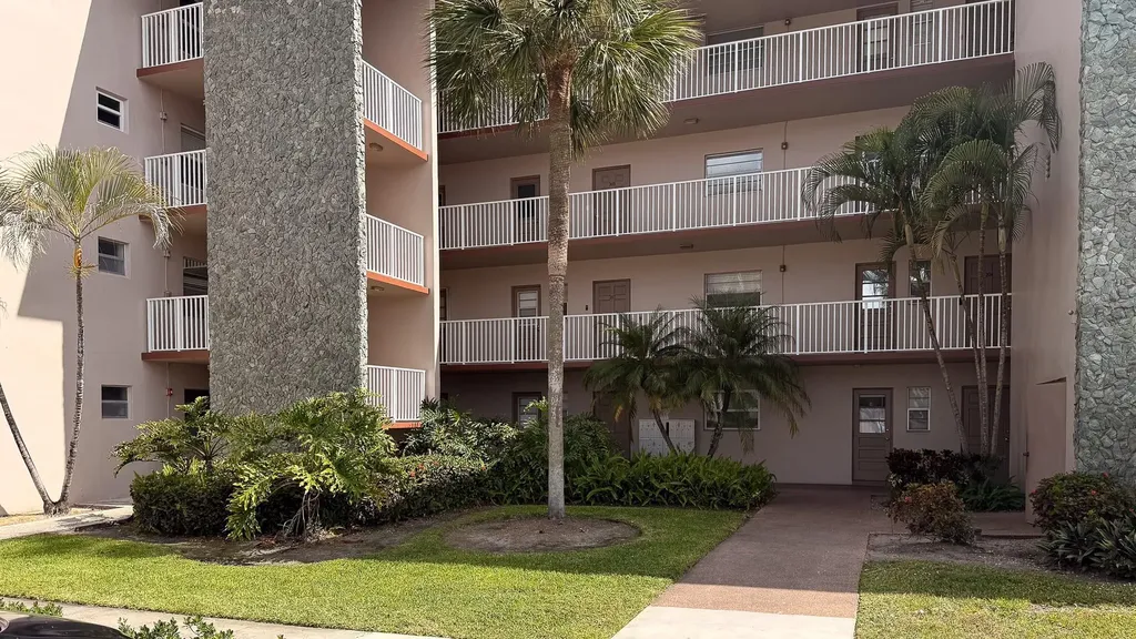 2420 SW 81st Avenue Davie FL 33324