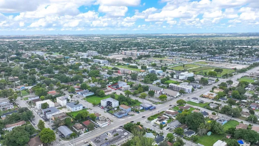 1261 NW 59th Street Miami FL 33142