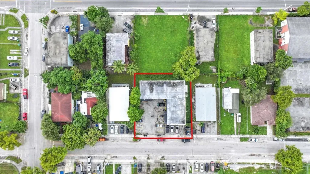 1261 NW 59th Street Miami FL 33142