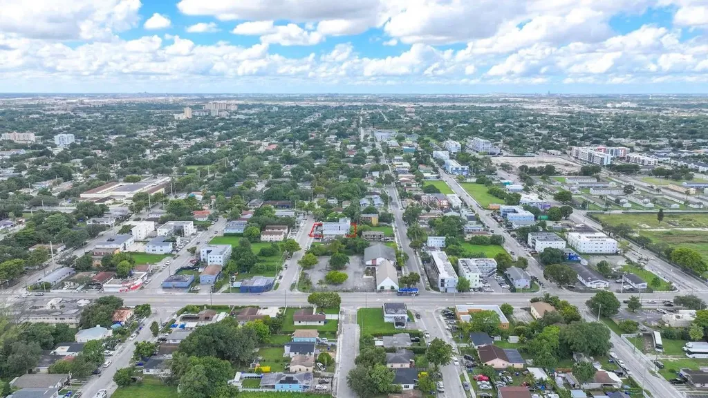 1261 NW 59th Street Miami FL 33142