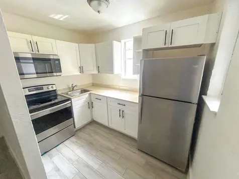 1261 NW 59th Street Miami FL 33142