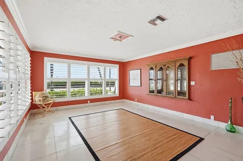 707 N Northlake Drive Hollywood FL 33019