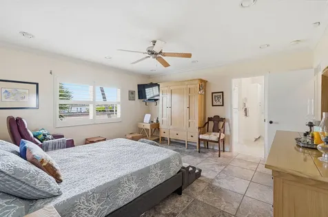 707 N Northlake Drive Hollywood FL 33019