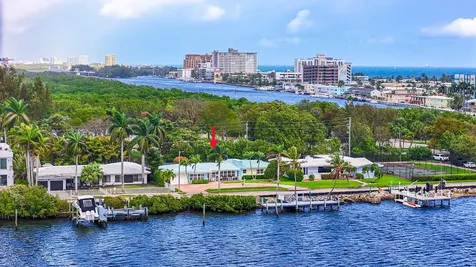 707 N Northlake Drive Hollywood FL 33019