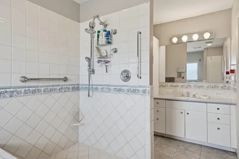 707 N Northlake Drive Hollywood FL 33019