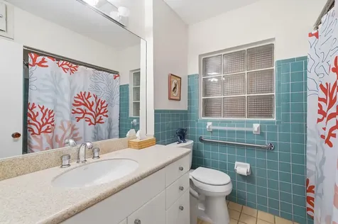 707 N Northlake Drive Hollywood FL 33019