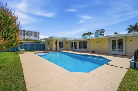 707 N Northlake Drive Hollywood FL 33019