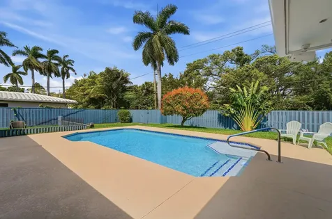 707 N Northlake Drive Hollywood FL 33019
