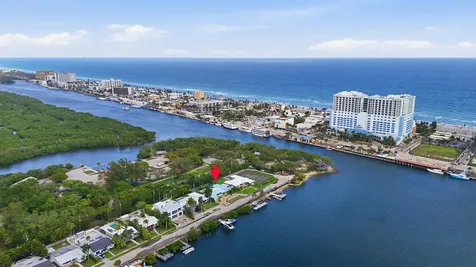 707 N Northlake Drive Hollywood FL 33019