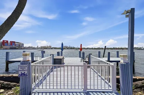 707 N Northlake Drive Hollywood FL 33019