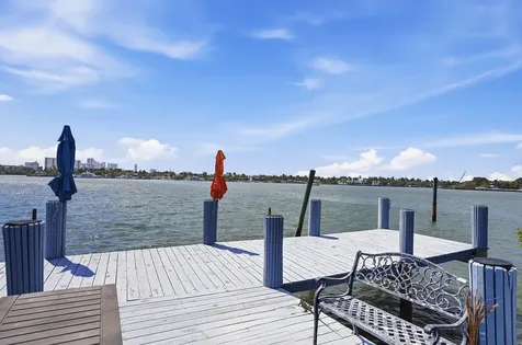 707 N Northlake Drive Hollywood FL 33019