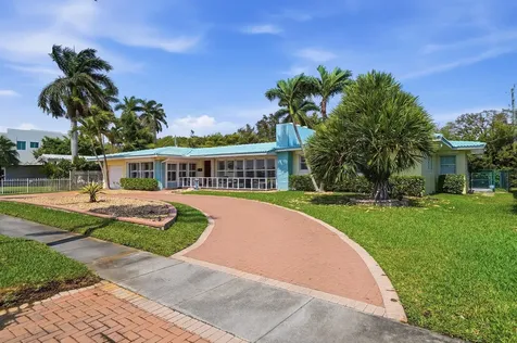 707 N Northlake Drive Hollywood FL 33019