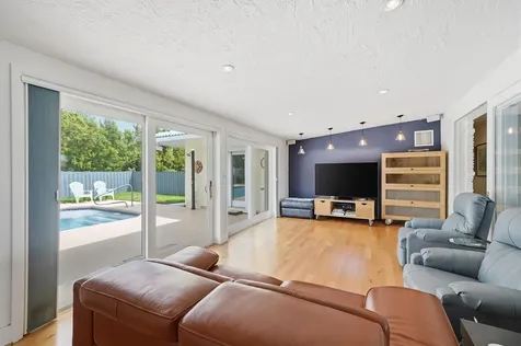 707 N Northlake Drive Hollywood FL 33019