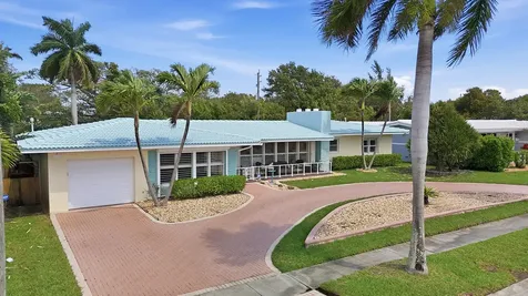 707 N Northlake Drive Hollywood FL 33019