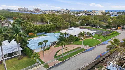 707 N Northlake Drive Hollywood FL 33019