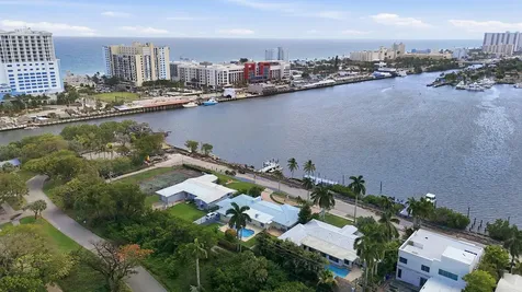 707 N Northlake Drive Hollywood FL 33019
