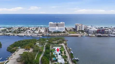 707 N Northlake Drive Hollywood FL 33019