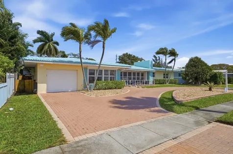 707 N Northlake Drive Hollywood FL 33019