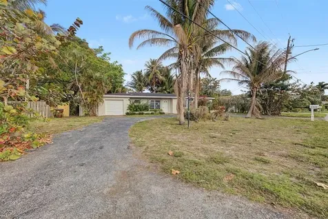7730 W Lake Drive Lake Clarke Shores FL 33406