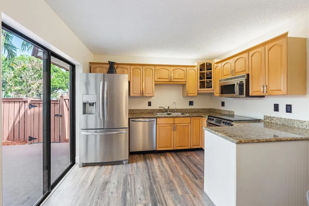 2944 SW 11th Place Deerfield Beach FL 33442