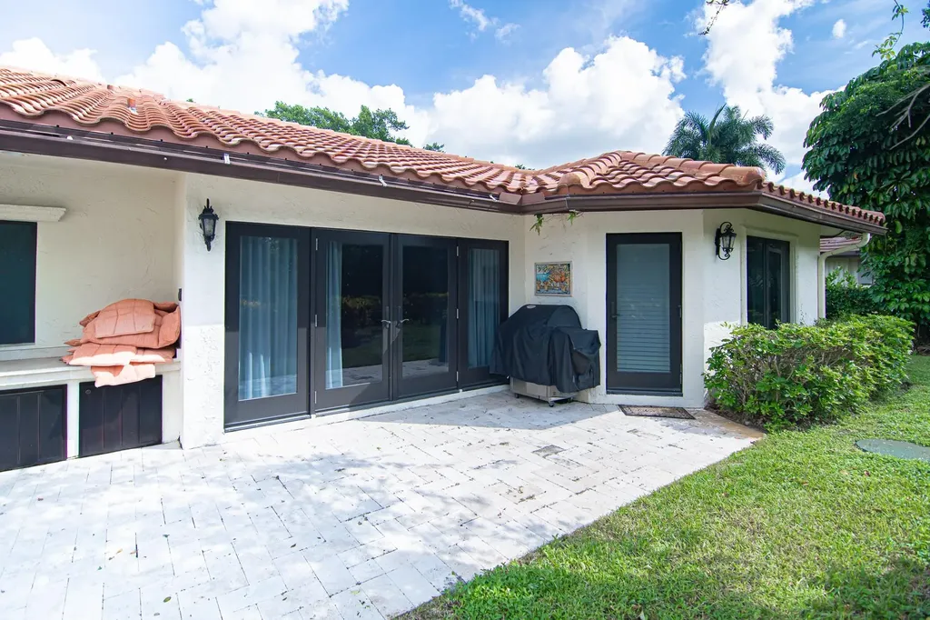 8208 Twin Lake Drive Boca Raton FL 33496