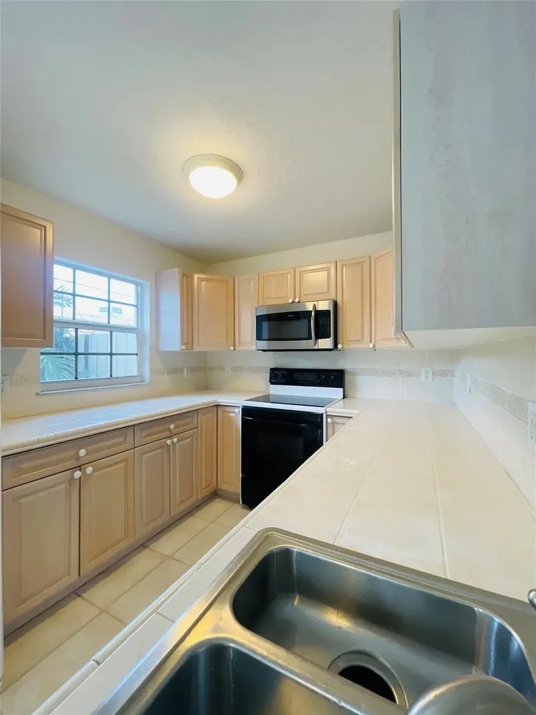 2605 Bay Drive Pompano Beach FL 33062