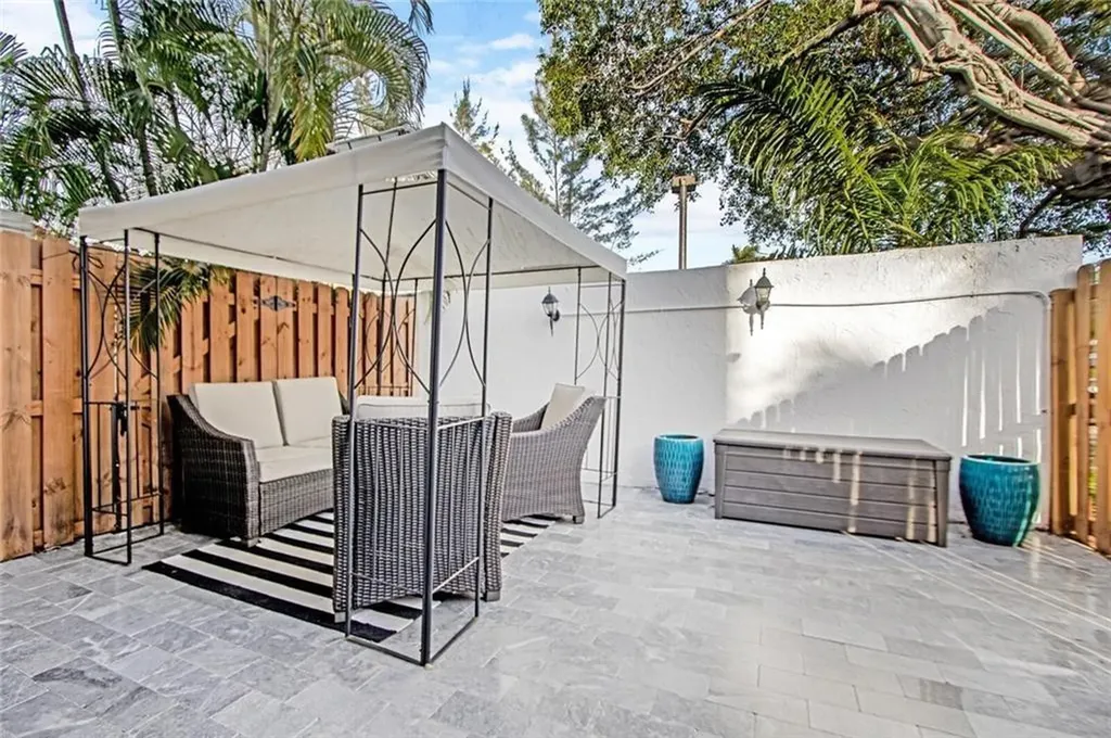 801 SE 16th Court Fort Lauderdale FL 33316