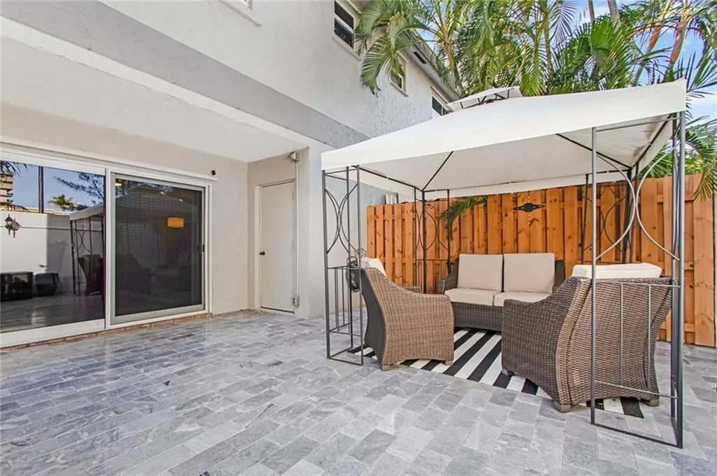 801 SE 16th Court Fort Lauderdale FL 33316