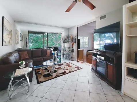 Pembroke Pines FL 33025