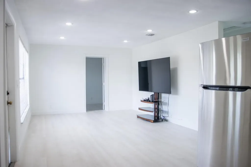 320 NW 4th Avenue Deerfield Beach FL 33441