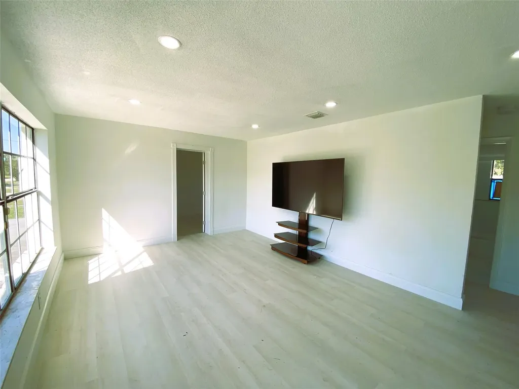 320 NW 4th Avenue Deerfield Beach FL 33441