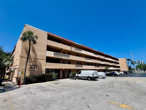 Hallandale Beach FL 33009