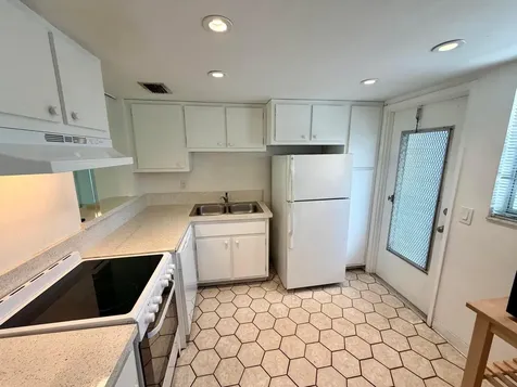Hallandale Beach FL 33009