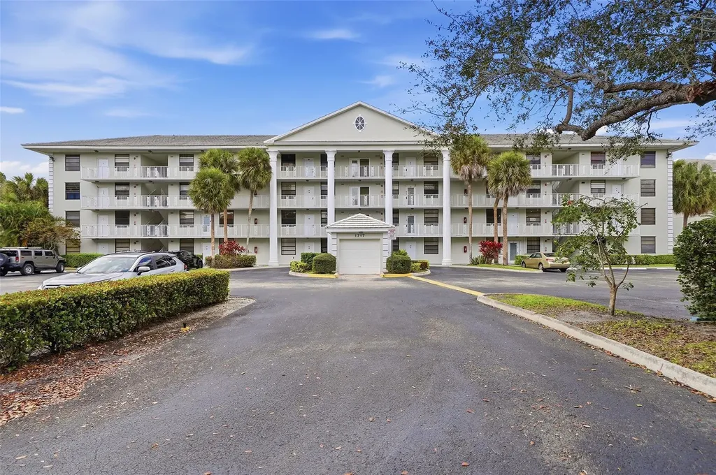 1717 Whitehall Drive Davie FL 33324