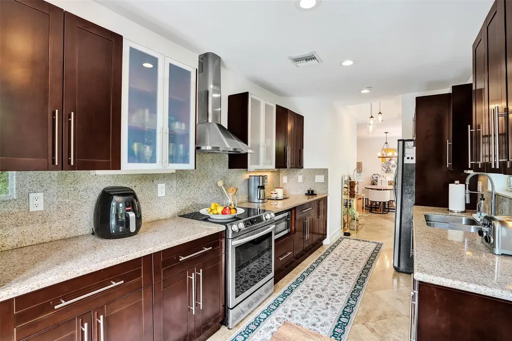726 NE 15th Avenue Fort Lauderdale FL 33304