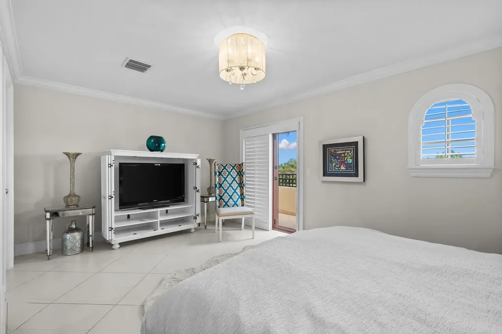 645 NE 17th Way Fort Lauderdale FL 33304