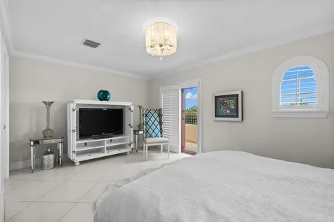 645 NE 17th Way Fort Lauderdale FL 33304