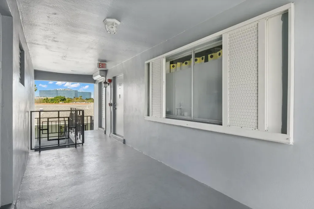 515 S Crescent Drive Hollywood FL 33021