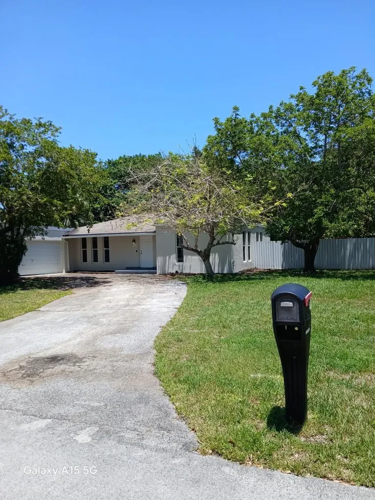 17131 SW 85th Avenue Palmetto Bay FL 33157