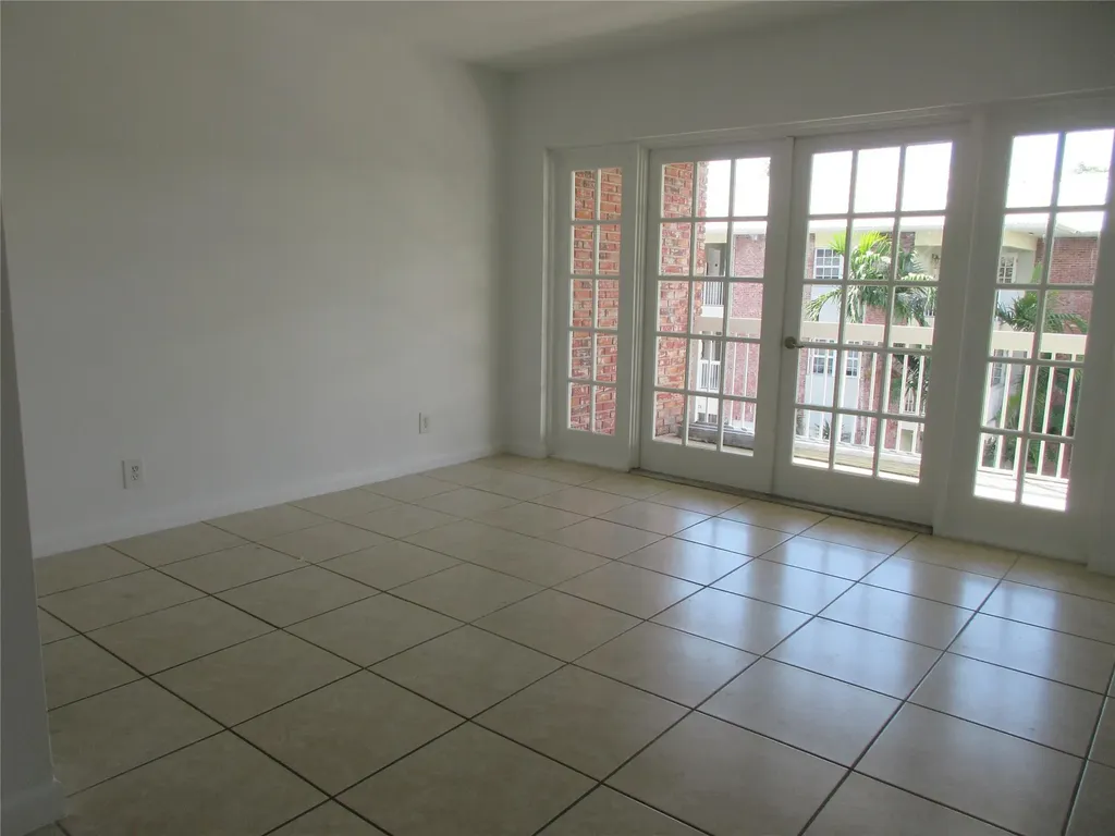 2420 SE 17th Street Fort Lauderdale FL 33316