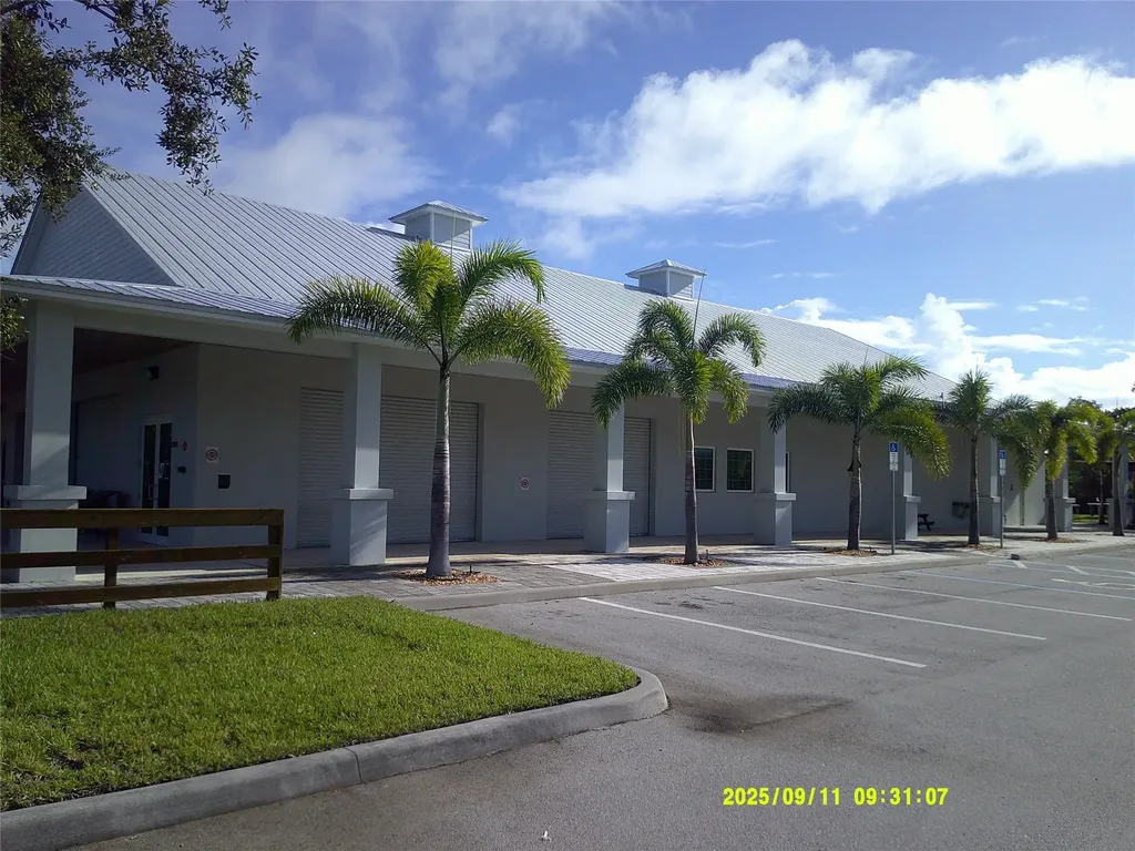 3700 SW 9th Street Vero Beach FL 32968
